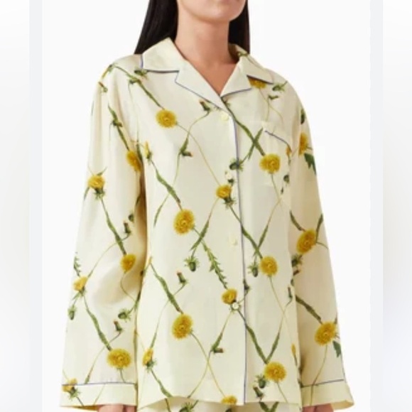 Burberry
Dandelion Lattice Print Silk
Pajama Shirt - Picture 1 of 10